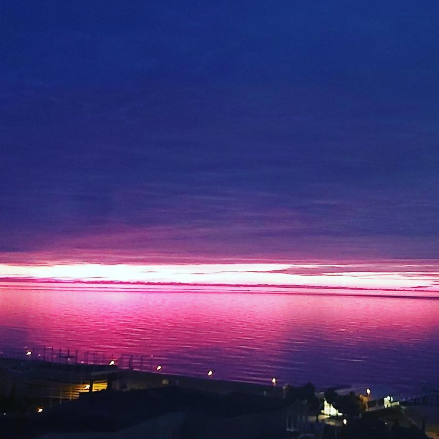 Luxury Sea View Orbi City バトゥーミ エクステリア 写真